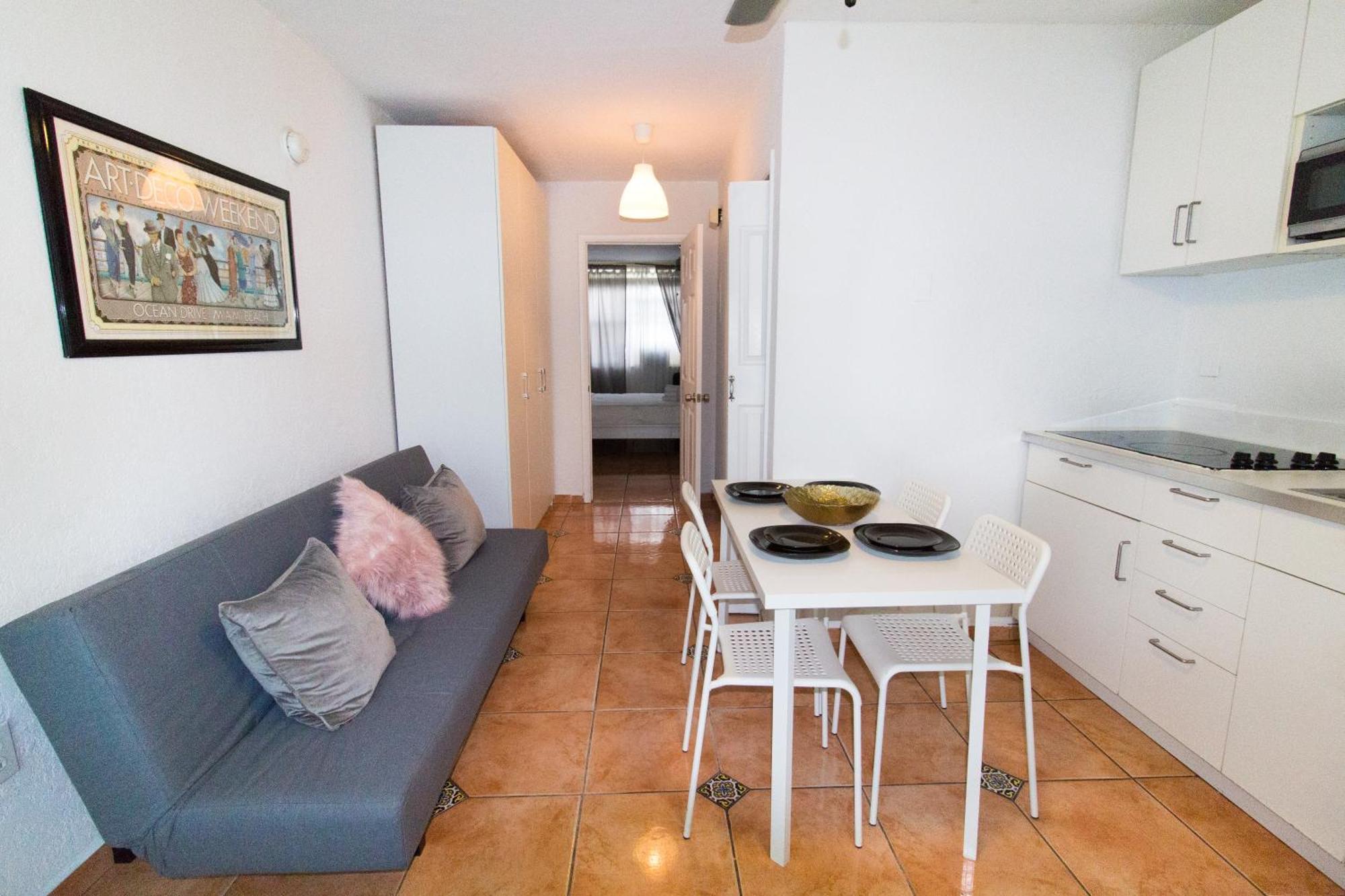 713 Miami Beach Apartments Exterior photo